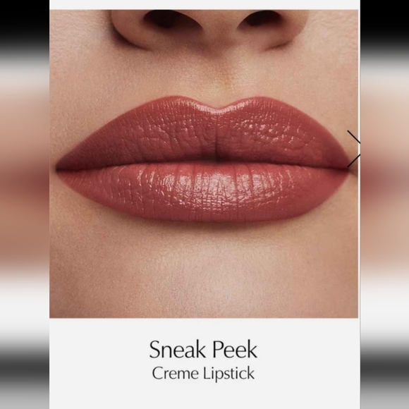 Elegant Estee Lauder Lipstick - Picture 3 of 6